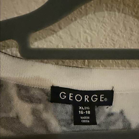 George Monochrome Floral Print Blouse - Picture 3 of 5